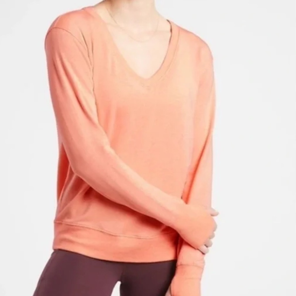 Athleta medium sunrise v neck sweatshirt